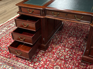 Bureau vintage, bureau anglais classique, acajou, cuir vert, 684