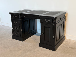 Vintage bureau, zwart, klassiek Engels bureau, mahoniehout, zwart leer, 703