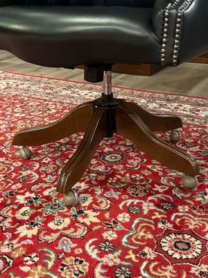 Vintage stoel, Chesterfield, eikenhout, zwart leer, 117