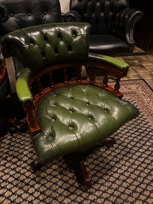 Groene captains chairs