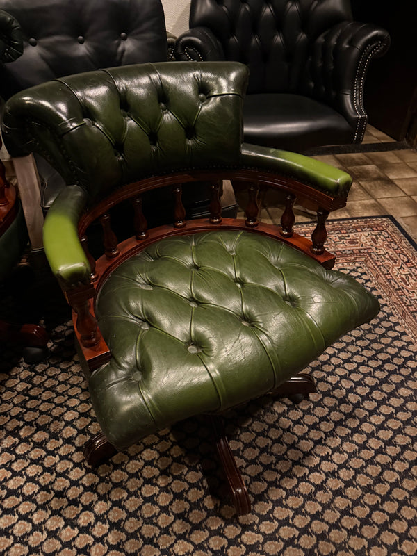 Groene captains chairs