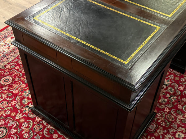 Vintage bureau, klassiek Engels bureau, mahoniehout, bruin leer, 669
