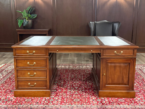 Vintage-Schreibtisch, Partner-Schreibtisch, klassischer englischer Schreibtisch, Mahagoni, grünes Leder, 638