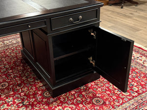 Vintage bureau, zwart, klassiek Engels bureau, mahoniehout, zwart leer, 588