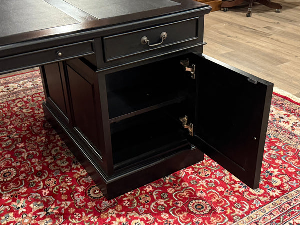Vintage bureau, zwart, klassiek Engels bureau, mahoniehout, zwart leer, 588