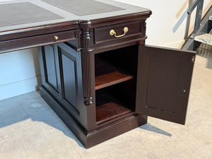 Vintage bureau, donker kers, klassiek Engels bureau, mahoniehout, zwart leer, 705