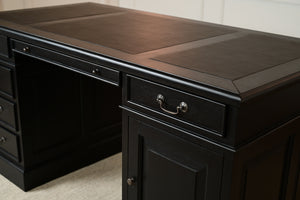 Regent 160x80 zwart, Messing grepen, klassiek Engels bureau, massief mahoniehout