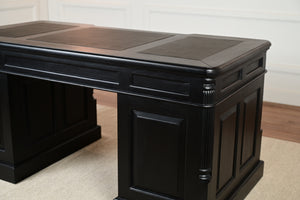 Pillar 160x80, Zwart, gouden grepen, klassiek Engels bureau, massief mahoniehout