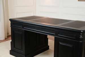 Pillar 160x80, Zwart, gouden grepen, klassiek Engels bureau, massief mahoniehout