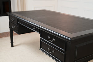 York Grande 185x95 - klassischer englischer Schreibtisch - Schwarz - Griffe aus Messing