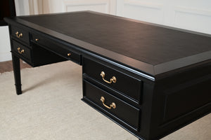 York Grande 185x95 - classic English writing desk - black- Gold handles - mahogany