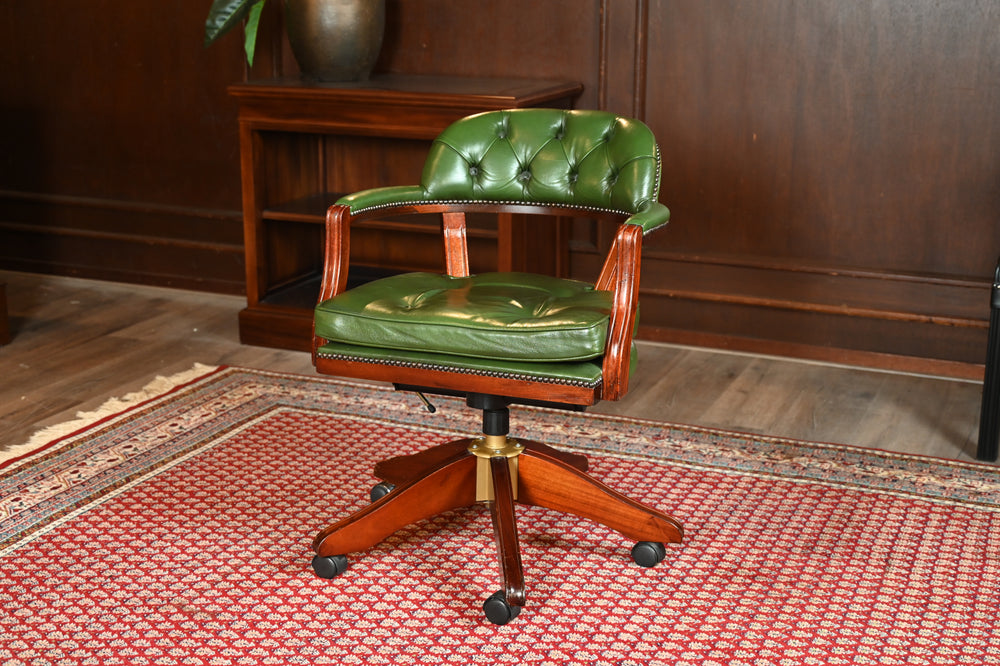 Vintage stoel, groen leer, mahoniehout, Chesterfield, 250