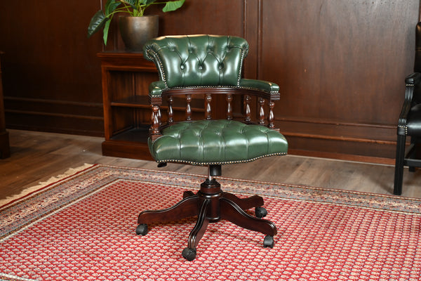 Chaise vintage, cuir vert, bois de mahogany, Chesterfield, 257