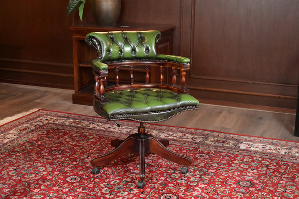 Vintage stoel, eikenhout, groen leer, Chesterfield, 259