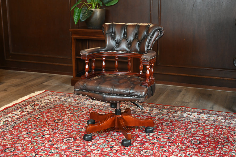 Vintage stoel, bruin leer, mahoniehout, Chesterfield 264