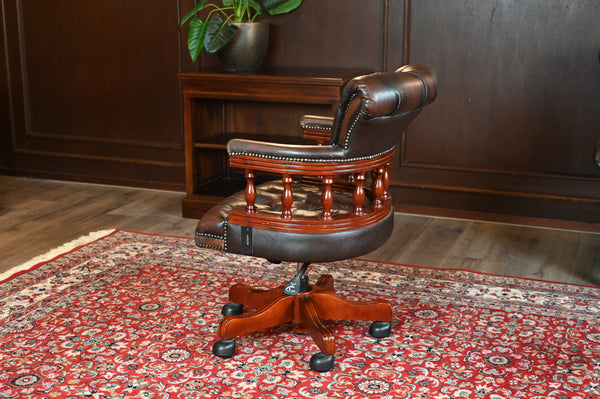 Vintage stoel, bruin leer, mahoniehout, Chesterfield 264