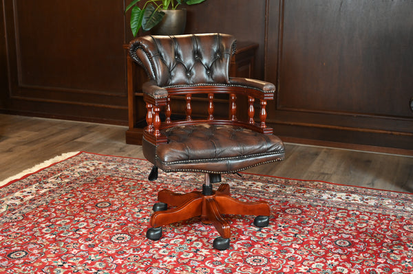 Vintage stoel, bruin leer, mahoniehout, Chesterfield 264