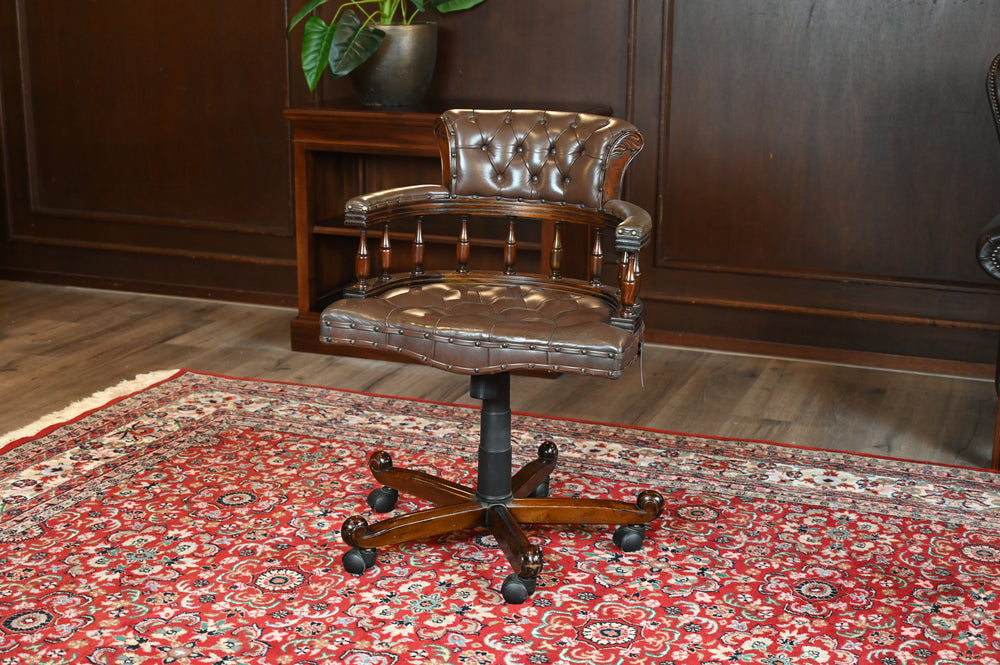 Vintage stoel, Bruin leer, Mahoniehout, Chesterfield, 267