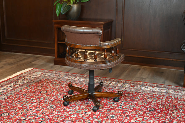 Vintage stoel, Bruin leer, Mahoniehout, Chesterfield, 267