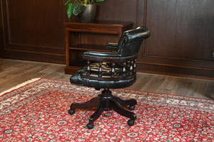 Vintage stoel, Zwart leer, Mahoniehout, Chesterfield, 268