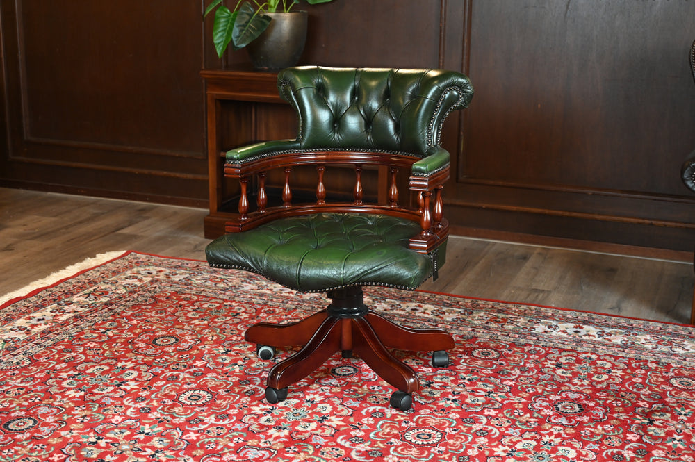 Vintage stoel, Groen leer, Mahoniehout, Chesterfield, 269