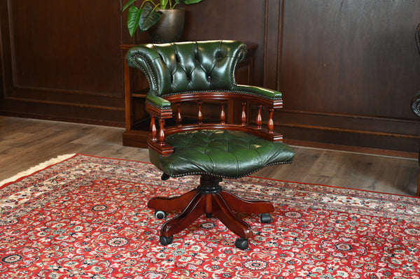 Vintage stoel, Groen leer, Mahoniehout, Chesterfield, 269