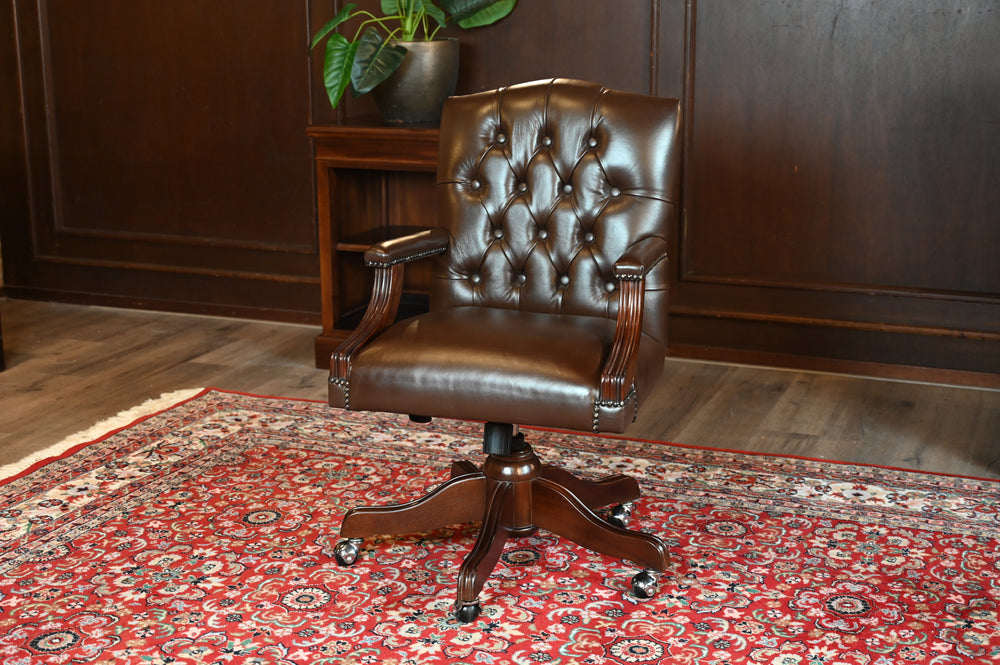 Vintage stoel, Bruin leer, Mahoniehout, Chesterfield, 271