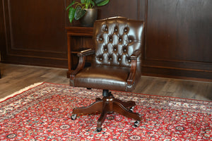 Vintage stoel, Bruin leer, Mahoniehout, Chesterfield, 271