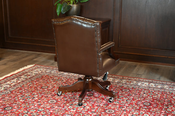 Vintage stoel, Bruin leer, Mahoniehout, Chesterfield, 271