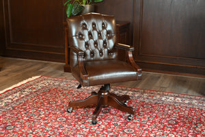 Vintage stoel, Bruin leer, Mahoniehout, Chesterfield, 271