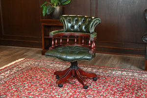 Vintage stoel, Groen leer, Mahoniehout, Chesterfield, 272