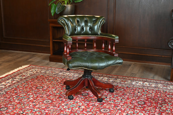 Vintage stoel, Groen leer, Mahoniehout, Chesterfield, 272