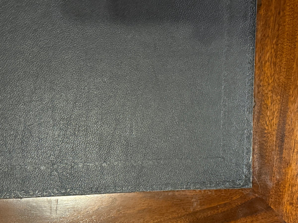 Vintage bureau, klassiek Engels bureau, mahoniehout, zwart leer, 658