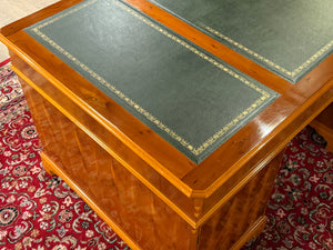 Vintage bureau, klassiek Engels bureau, kersenhout, groen leer, 613