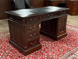 Bureau vintage, bureau anglais classique, acajou, cuir vert, 648