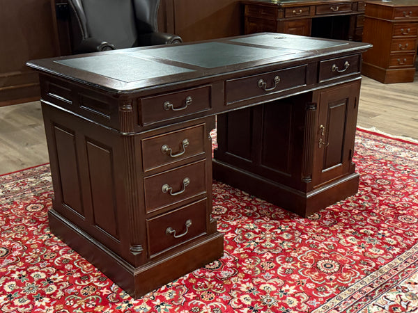 Bureau vintage, bureau anglais classique, acajou, cuir vert, 648