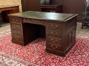 Vintage bureau, antiek Engels bureau, eikenhout, groen leer, 663