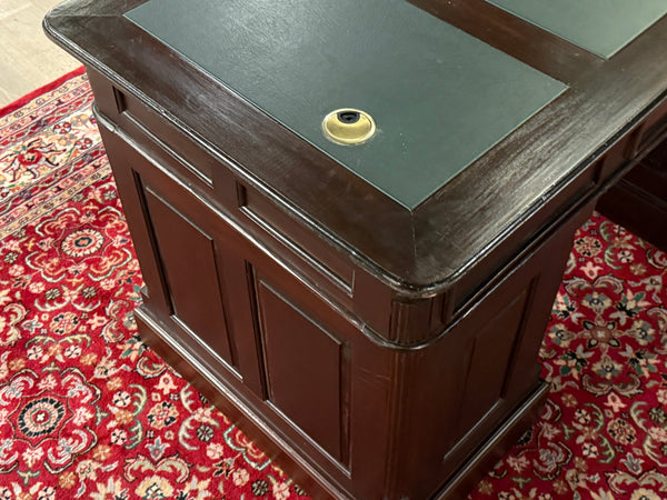 Bureau vintage, bureau anglais classique, acajou, cuir vert, 648
