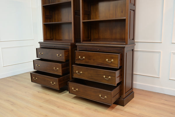 Vintage kasten, klassieke Engelse boekenkast, mahoniehout