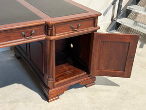Vintage bureau, partnerdesk, klassiek Engels bureau, mahoniehout, zwart leer, 689