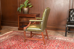 Vintage stoel, eikenhout, groen leer, Chesterfield, 263