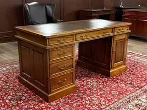 Vintage bureau, klassiek Engels bureau, mahoniehout, bruin leer, 597