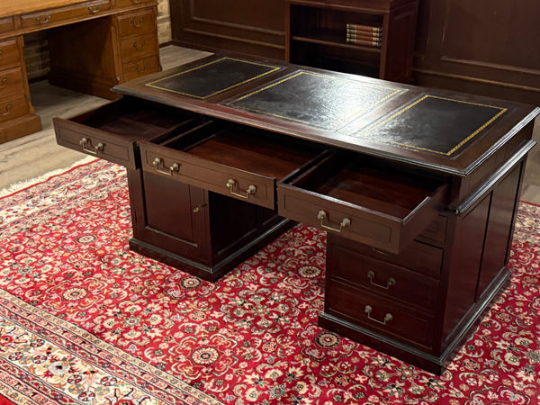 Vintage bureau, klassiek Engels bureau, mahoniehout, bruin leer, 669