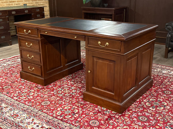 Vintage bureau, klassiek Engels bureau, mahoniehout, zwart leer, 629