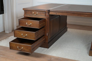 Pillar 200x150 walnoot (partnerdesk)