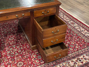 Bureau vintage, bureau anglais ancien, bois de cerisier, cuir vert, 666