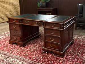 Bureau vintage, bureau anglais classique, acajou, cuir vert, 684
