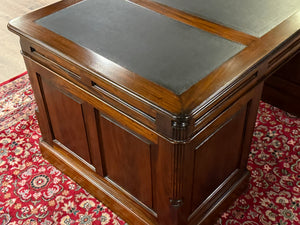 Vintage bureau, klassiek Engels bureau, mahoniehout, zwart leer, 658