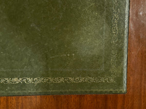 Vintage bureau, hoekbureau, klassiek Engels bureau, mahoniehout, groen leer, 624