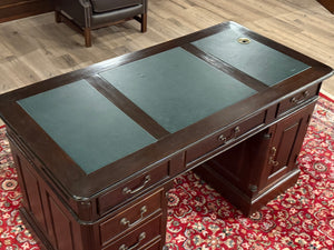 Bureau vintage, bureau anglais classique, acajou, cuir vert, 648